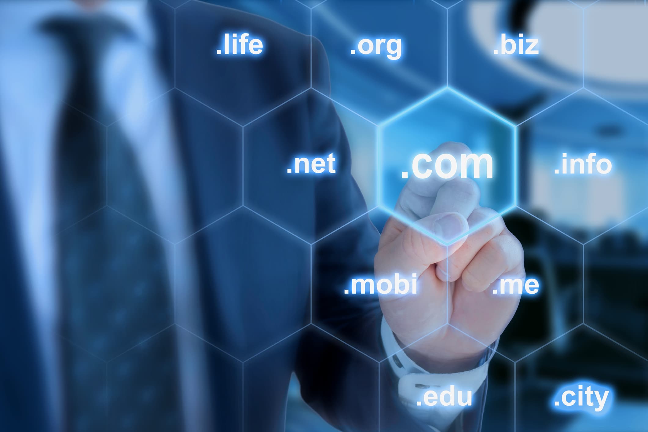 Domena internetowa. Czym jest, jak ją kupić i czy ma wpływ na SEO?